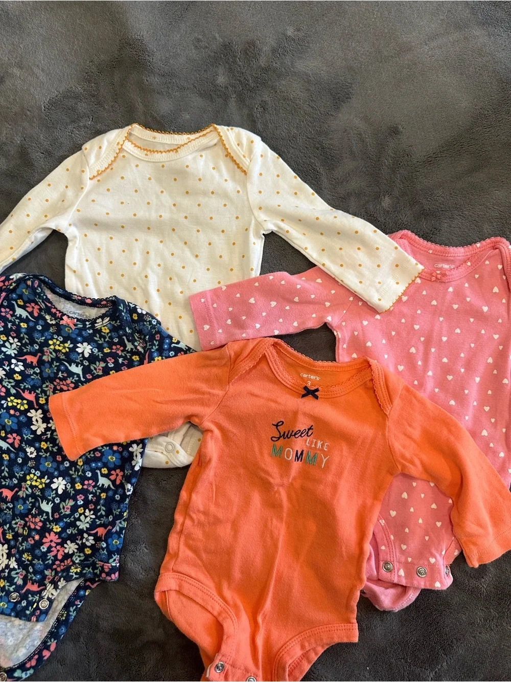 Carter’s bodysuits - set of 4